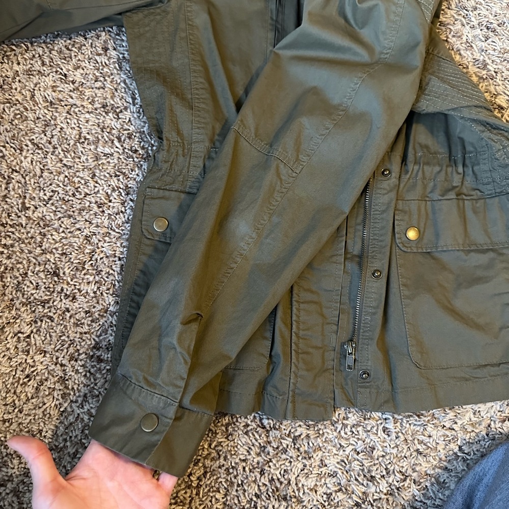 Green Jacket - Picture 4 of 7